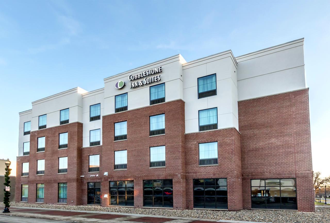 Cobblestone Inn & Suites - Waverly Exterior photo