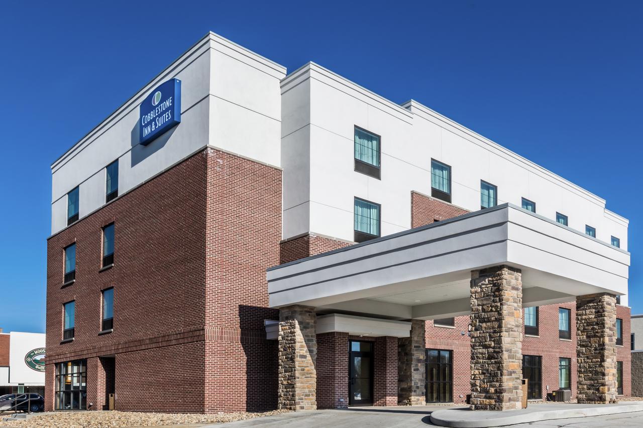 Cobblestone Inn & Suites - Waverly Exterior photo